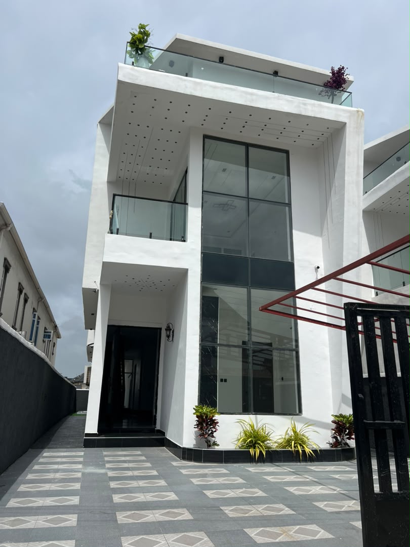 4 bedroom semi-detached duplex, Sangotedo — side view and entrance
